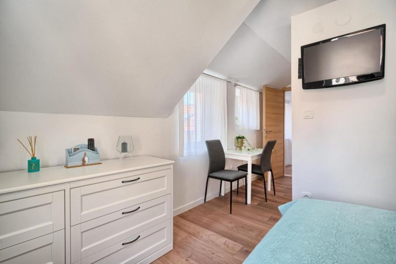 Отель, гостиница Varos, Хорватия, 80 м² - фото 11