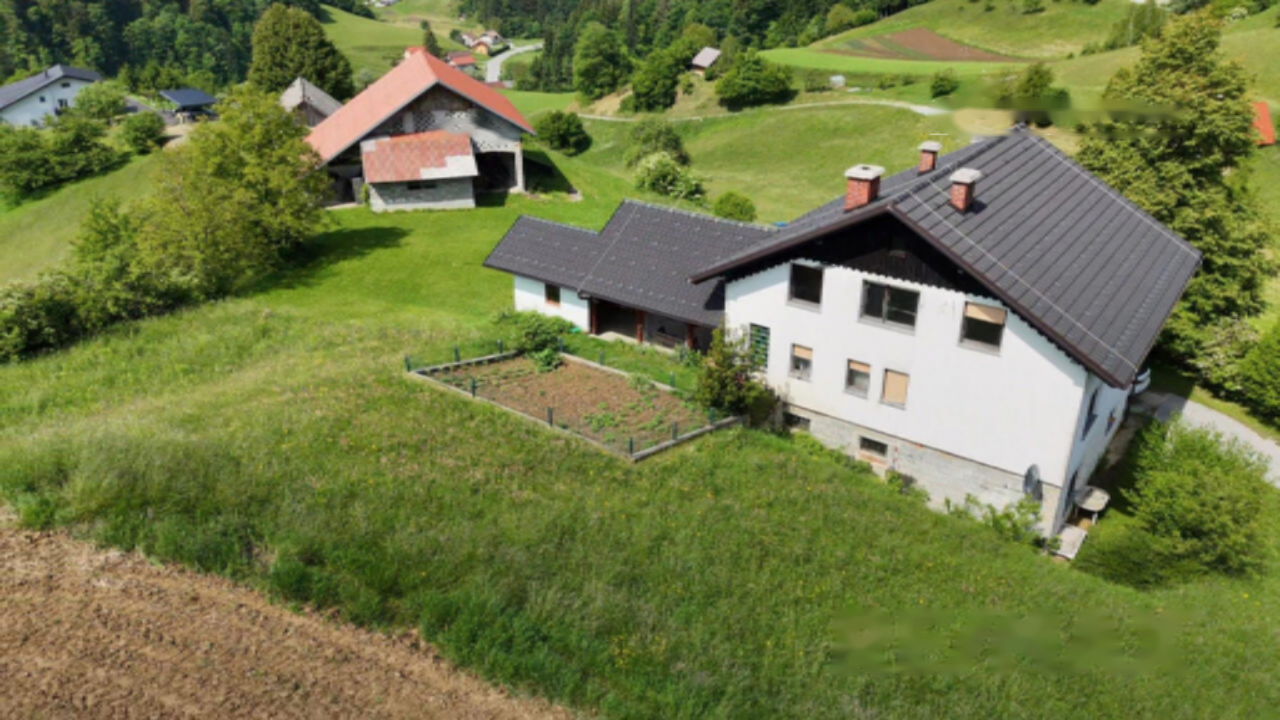 Ферма в Шмарье-при-Елшах, Словения, 80 000 м² - фото 3