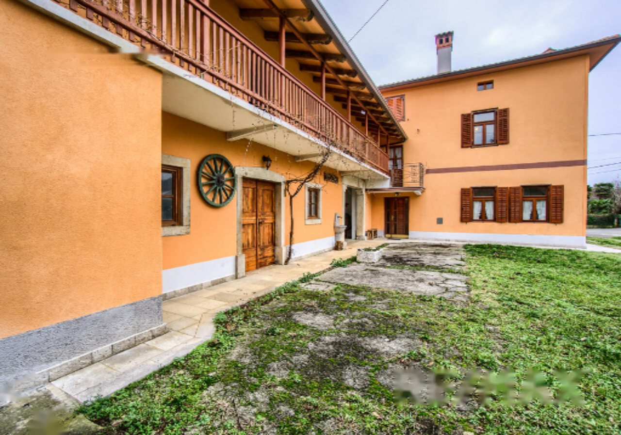 Ферма в Сежане, Словения, 3 327 м² - фото 5