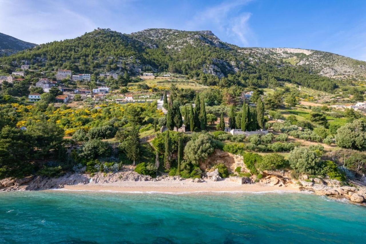 Отель, гостиница Bol, Хорватия, 226 м² - фото 1