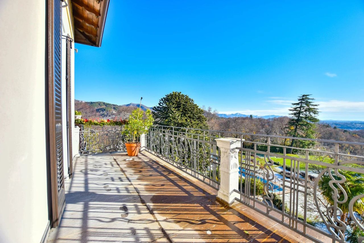 Вилла в Варесе, Италия, 500 м² - фото 11
