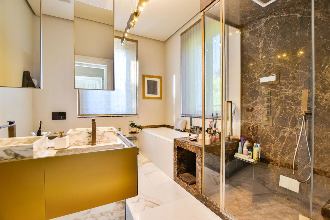 Вилла в Варесе, Италия, 500 м² - фото 9