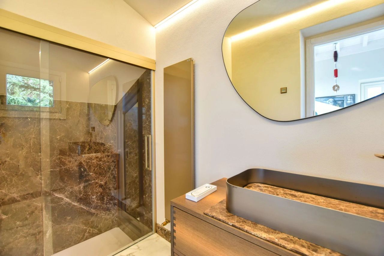 Вилла в Варесе, Италия, 500 м² - фото 8