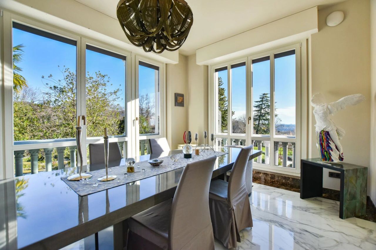 Вилла в Варесе, Италия, 500 м² - фото 15