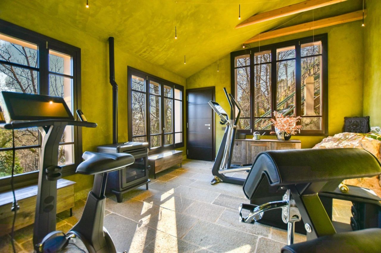 Вилла в Варесе, Италия, 500 м² - фото 16