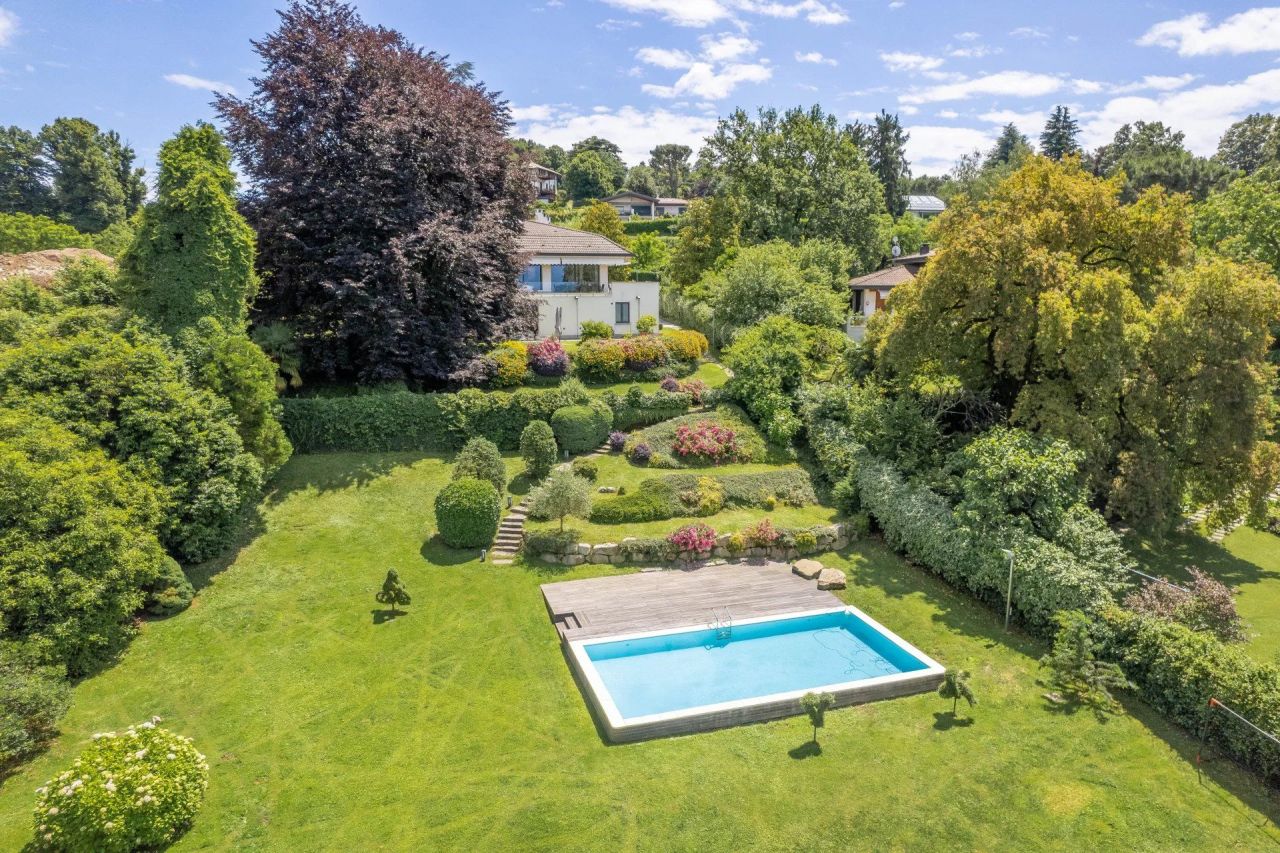 Вилла в Варесе, Италия, 600 м² - фото 1