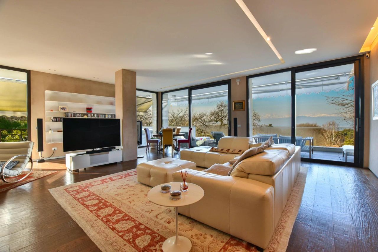 Вилла в Варесе, Италия, 600 м² - фото 3