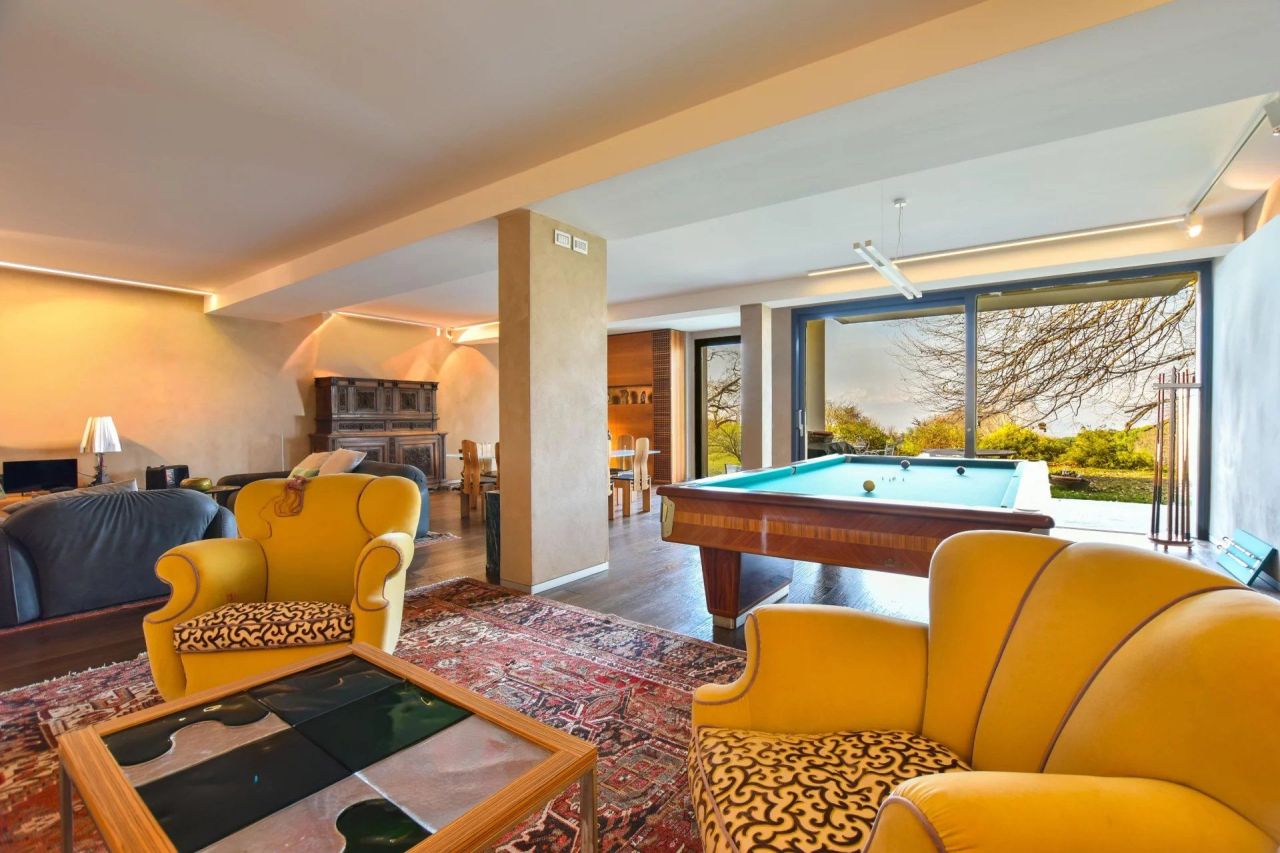 Вилла в Варесе, Италия, 600 м² - фото 4