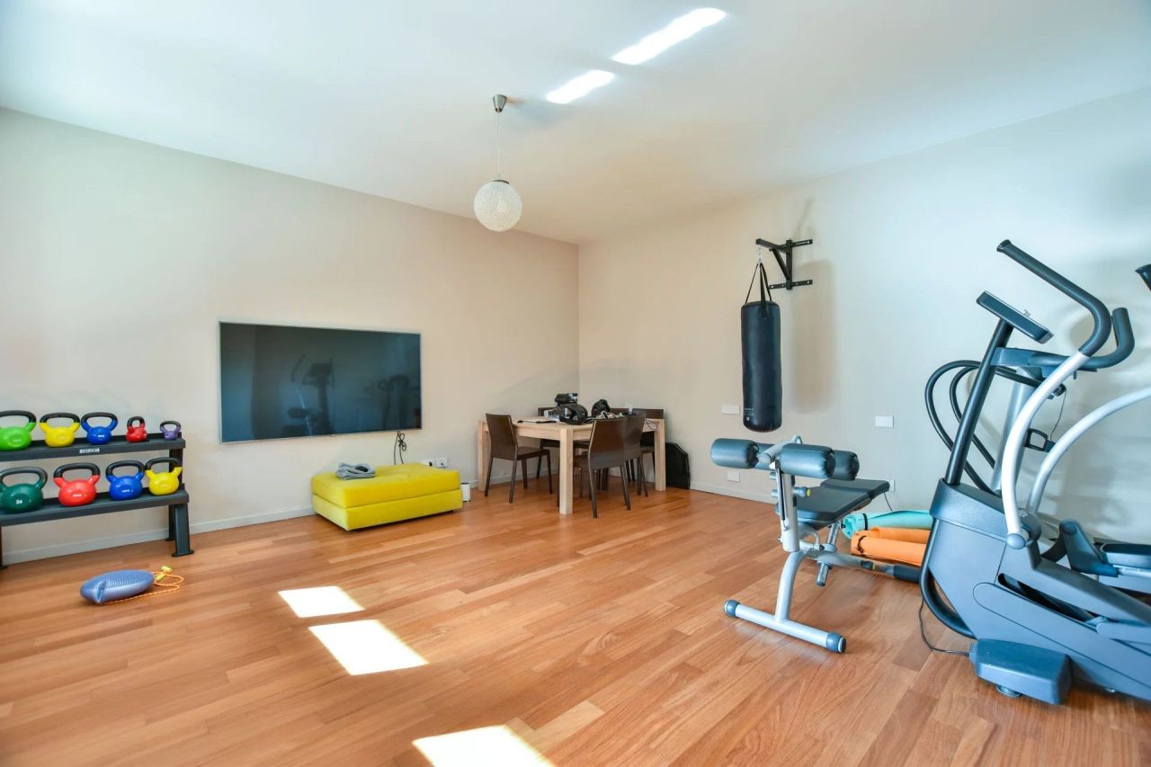 Вилла в Варесе, Италия, 1 087 м² - фото 11