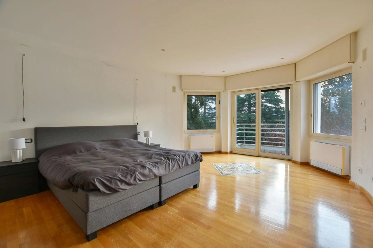 Вилла в Варесе, Италия, 620 м² - фото 15