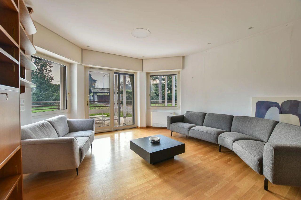 Вилла в Варесе, Италия, 620 м² - фото 13