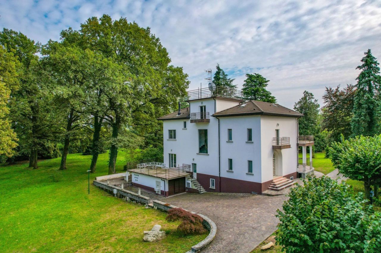 Вилла в Варесе, Италия, 620 м² - фото 6