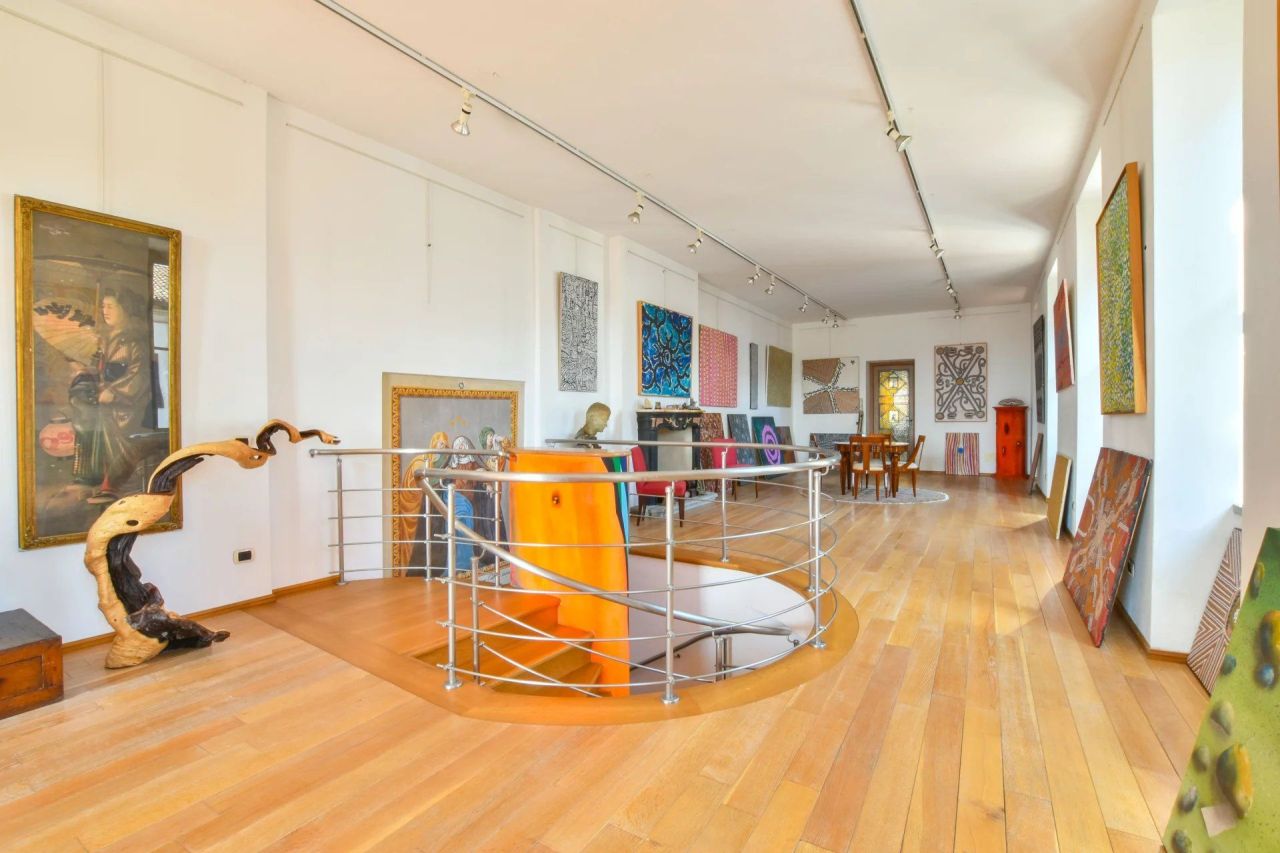 Вилла в Варесе, Италия, 1 200 м² - фото 10