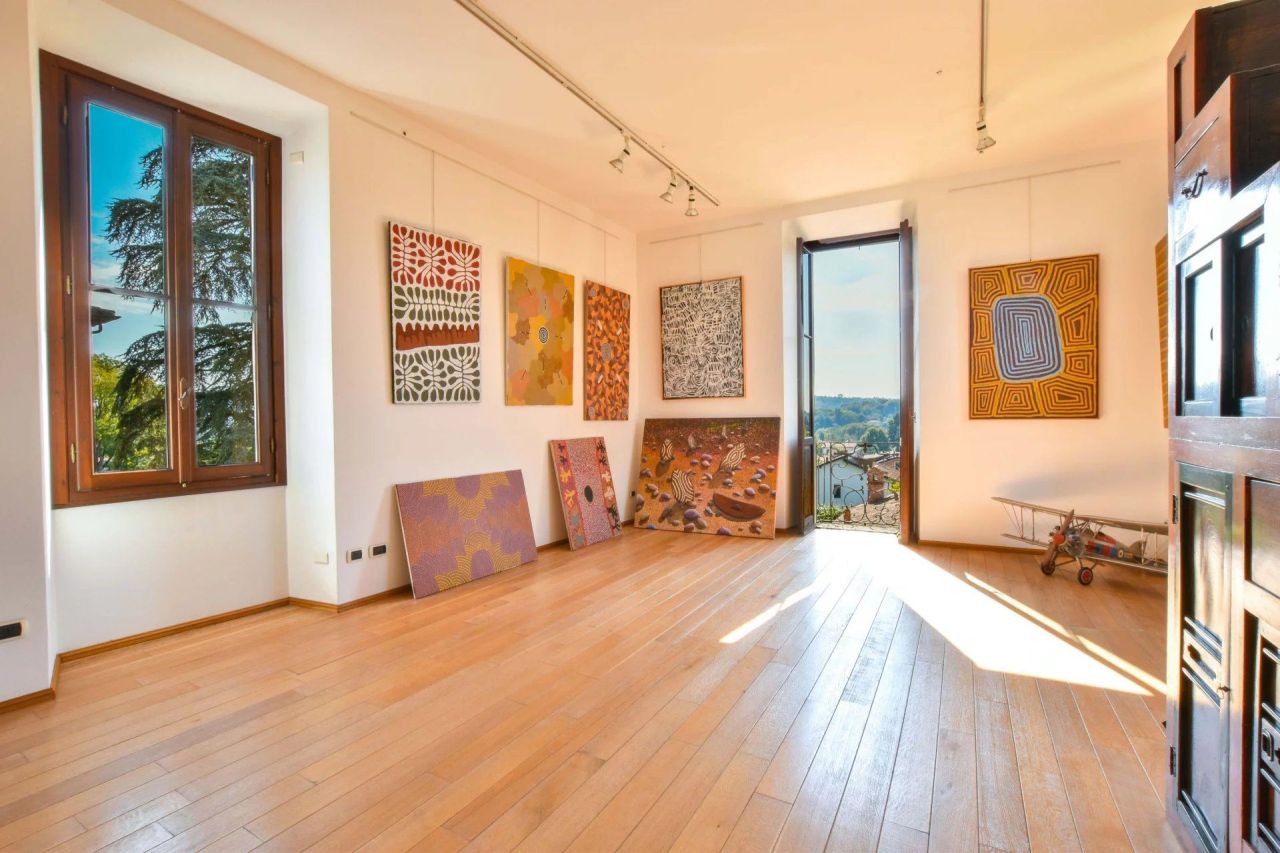 Вилла в Варесе, Италия, 1 200 м² - фото 9