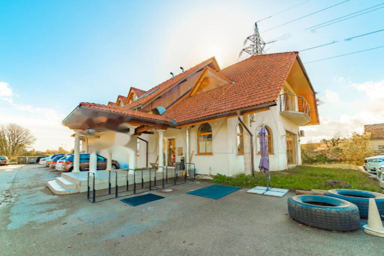 Офис в Любляне, Словения, 1 041 м² - фото 1