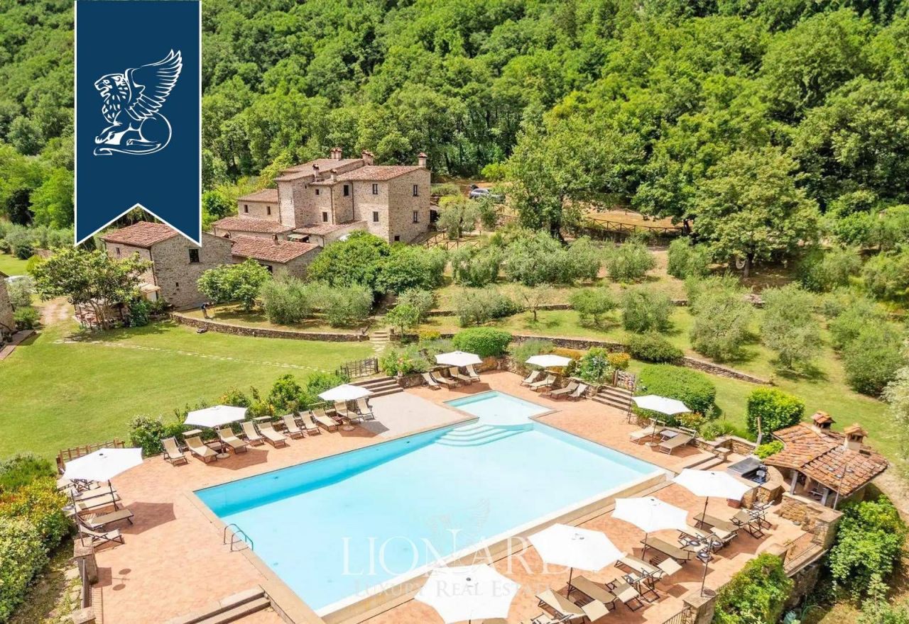 Ферма в Ареццо, Италия, 1 186 м² - фото 3