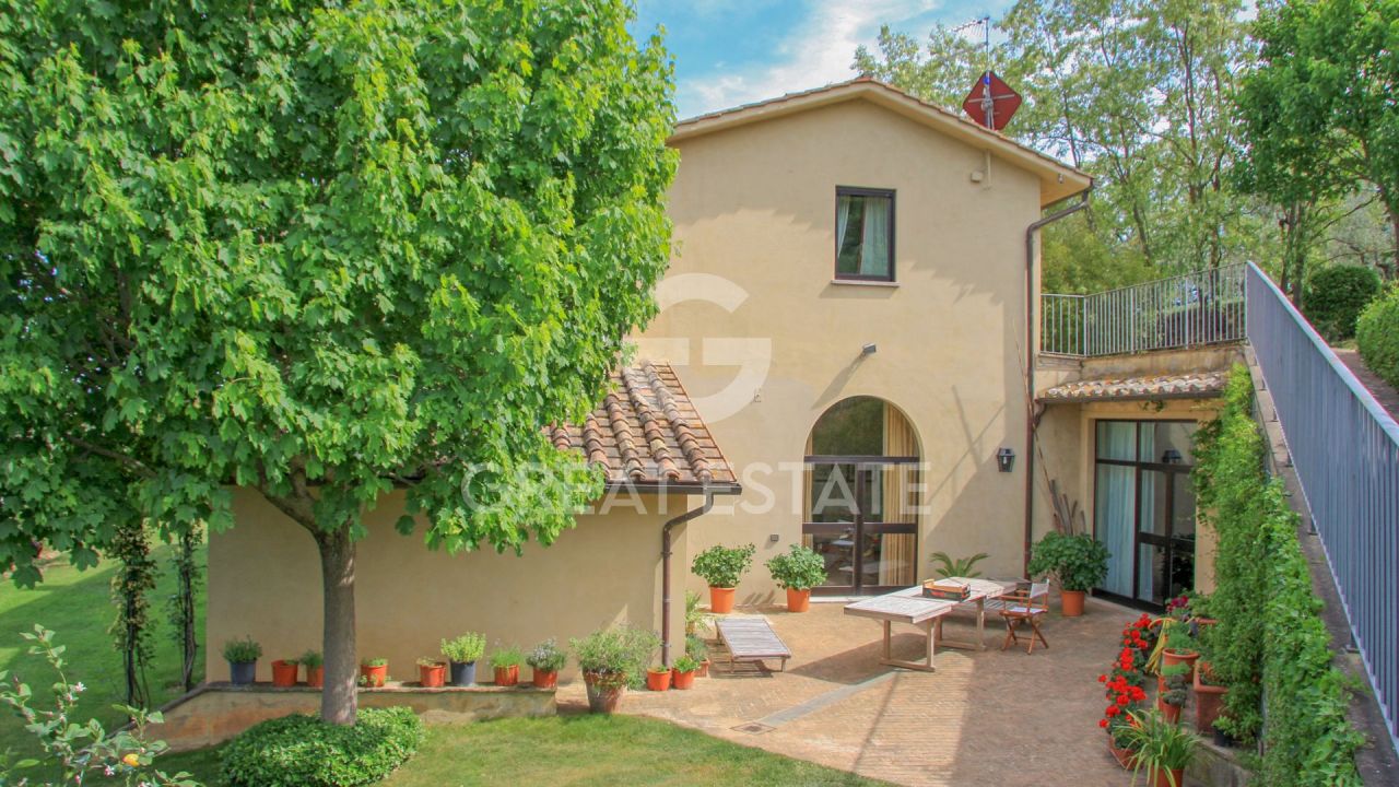 Дом в Четоне, Италия, 482.65 м² - фото 3