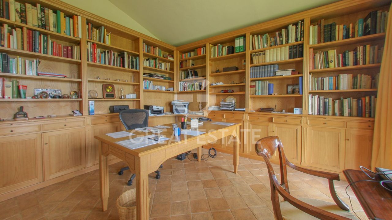 Дом в Четоне, Италия, 482.65 м² - фото 15