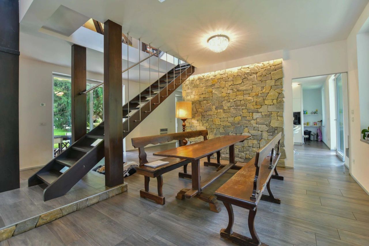 Вилла в Анджере, Италия, 300 м² - фото 10