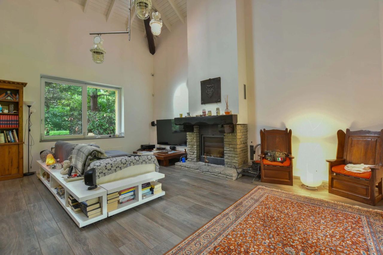 Вилла в Анджере, Италия, 300 м² - фото 9