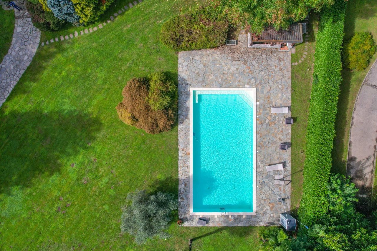 Вилла в Анджере, Италия, 300 м² - фото 2