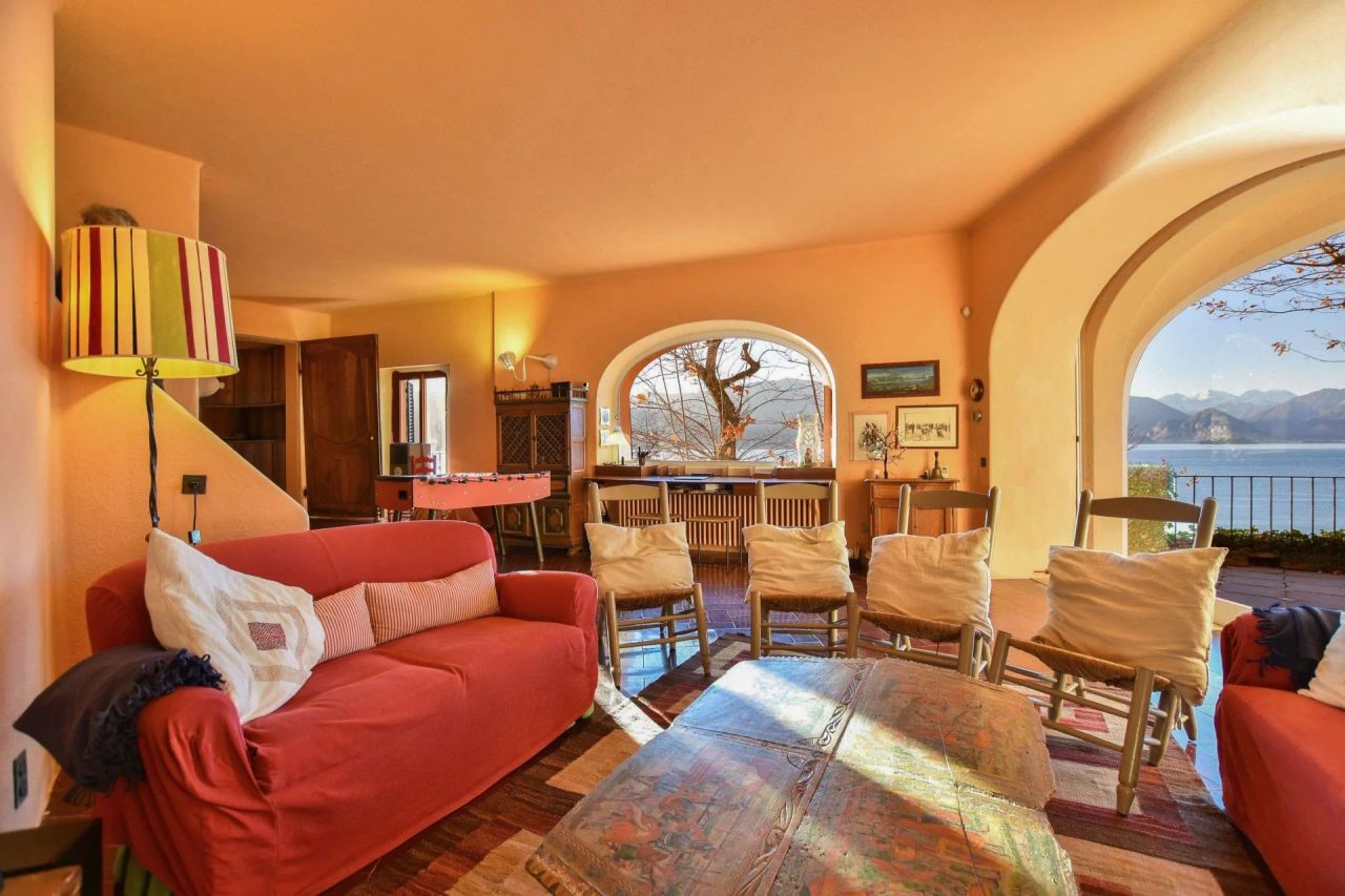 Вилла в Леджуно, Италия, 370 м² - фото 11