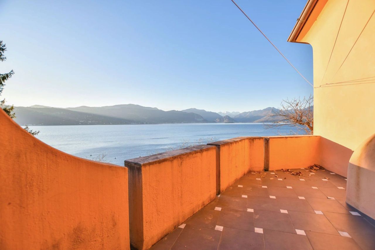 Вилла в Леджуно, Италия, 370 м² - фото 13