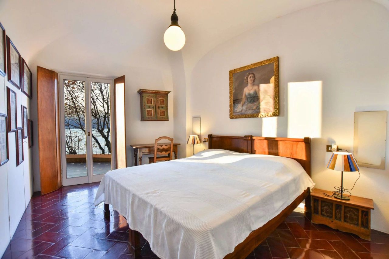 Вилла в Леджуно, Италия, 370 м² - фото 17