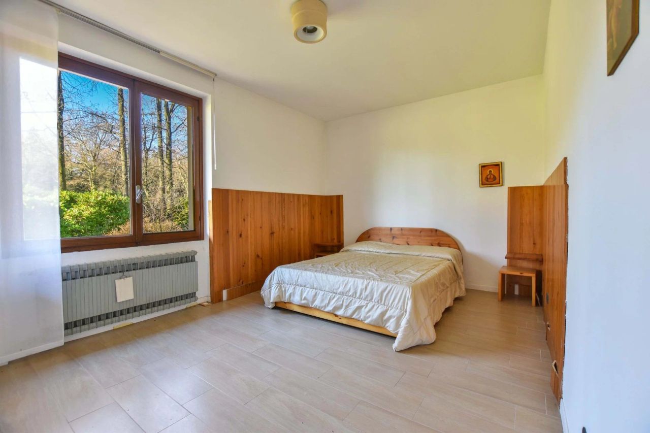 Вилла в Борго-Тичино, Италия, 698 м² - фото 15