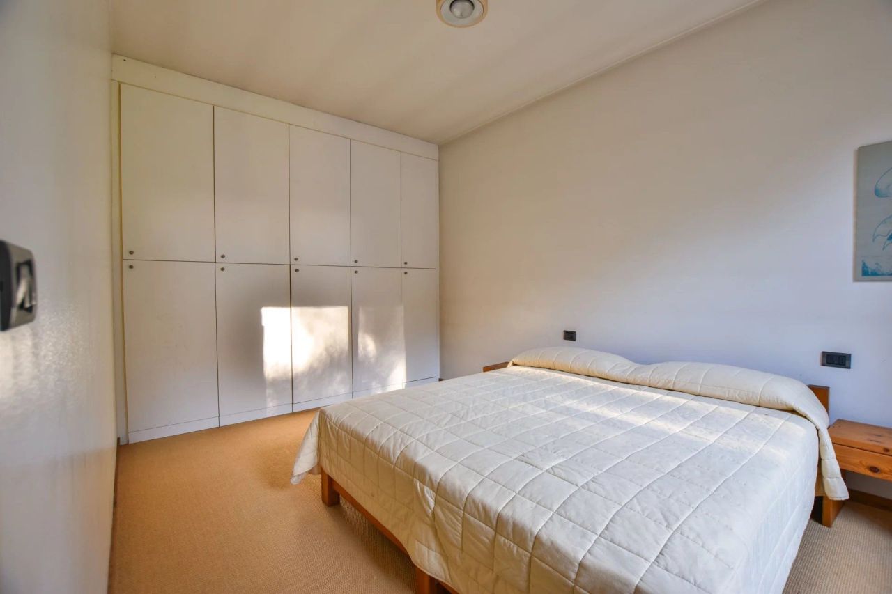 Вилла в Борго-Тичино, Италия, 698 м² - фото 14