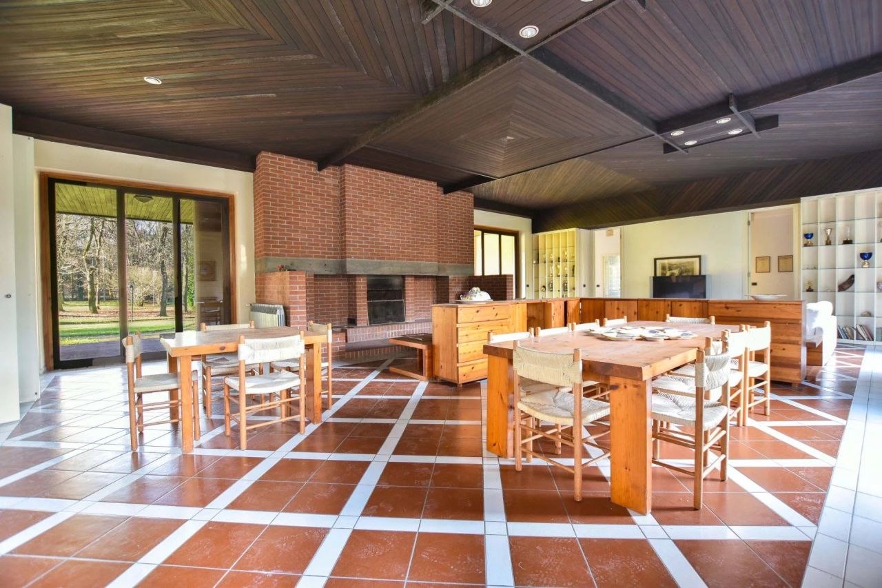 Вилла в Борго-Тичино, Италия, 698 м² - фото 10