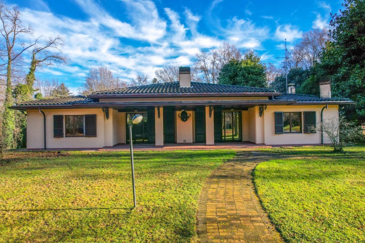 Вилла в Борго-Тичино, Италия, 698 м² - фото 3