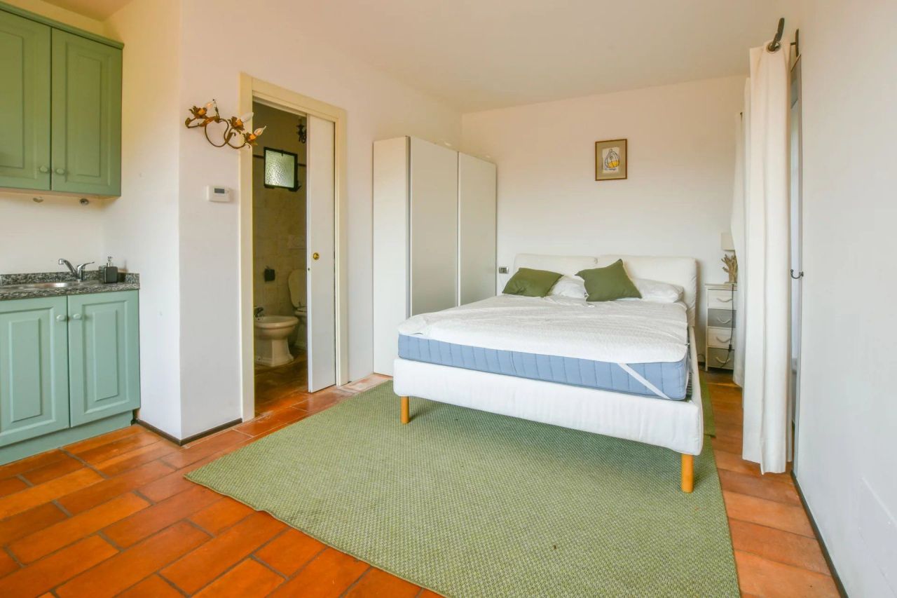 Вилла в Лезе, Италия, 516 м² - фото 16