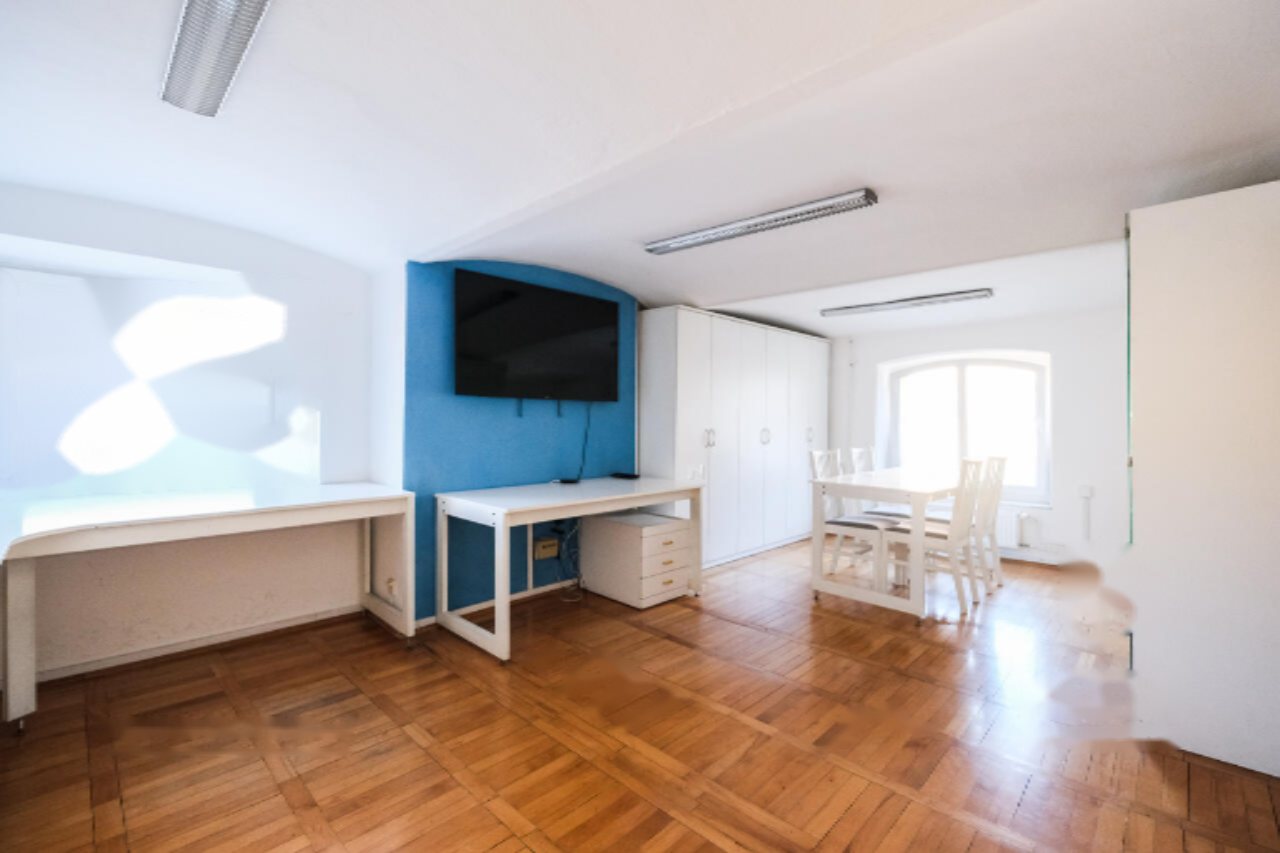 Офис в Любляне, Словения, 53 м² - фото 1