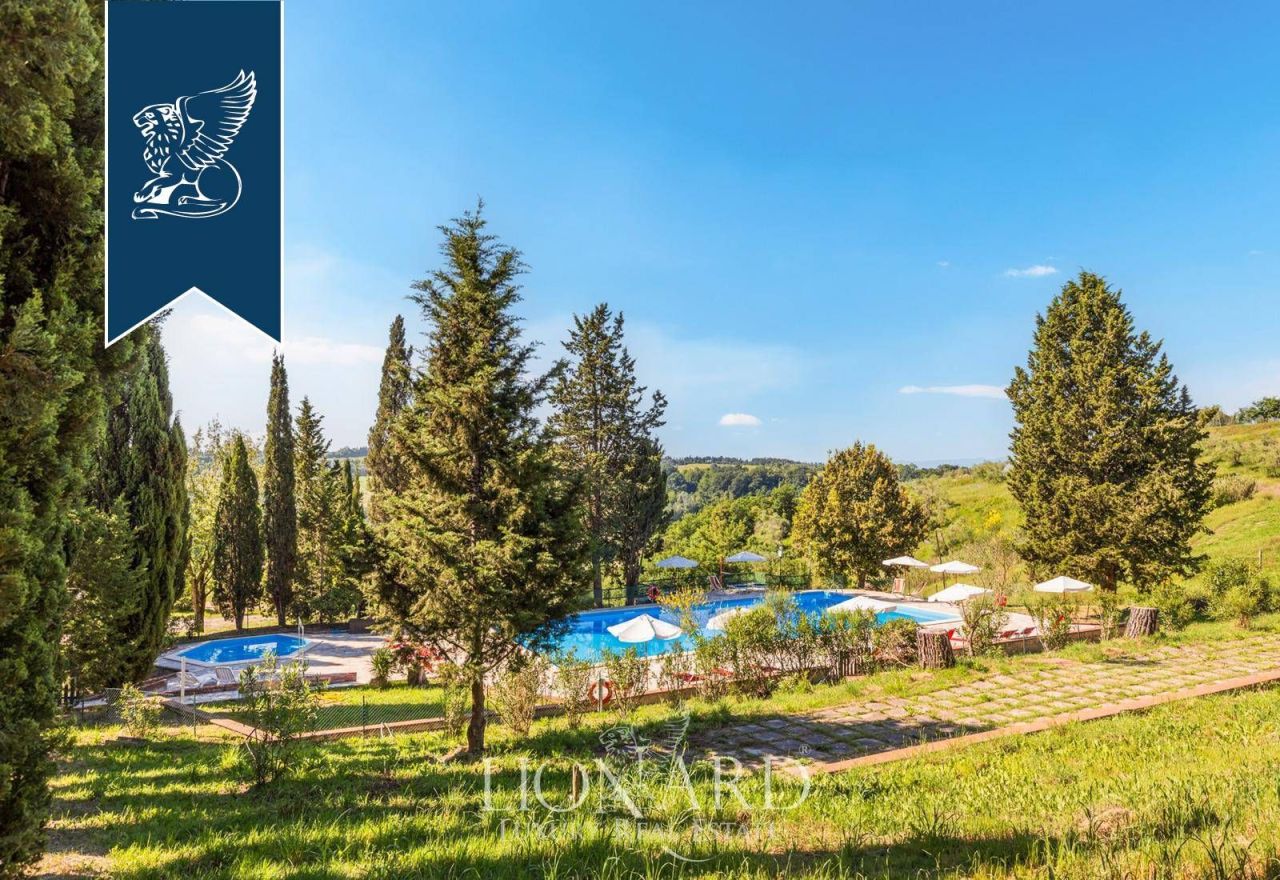 Ферма во Флоренции, Италия, 2 100 м² - фото 6