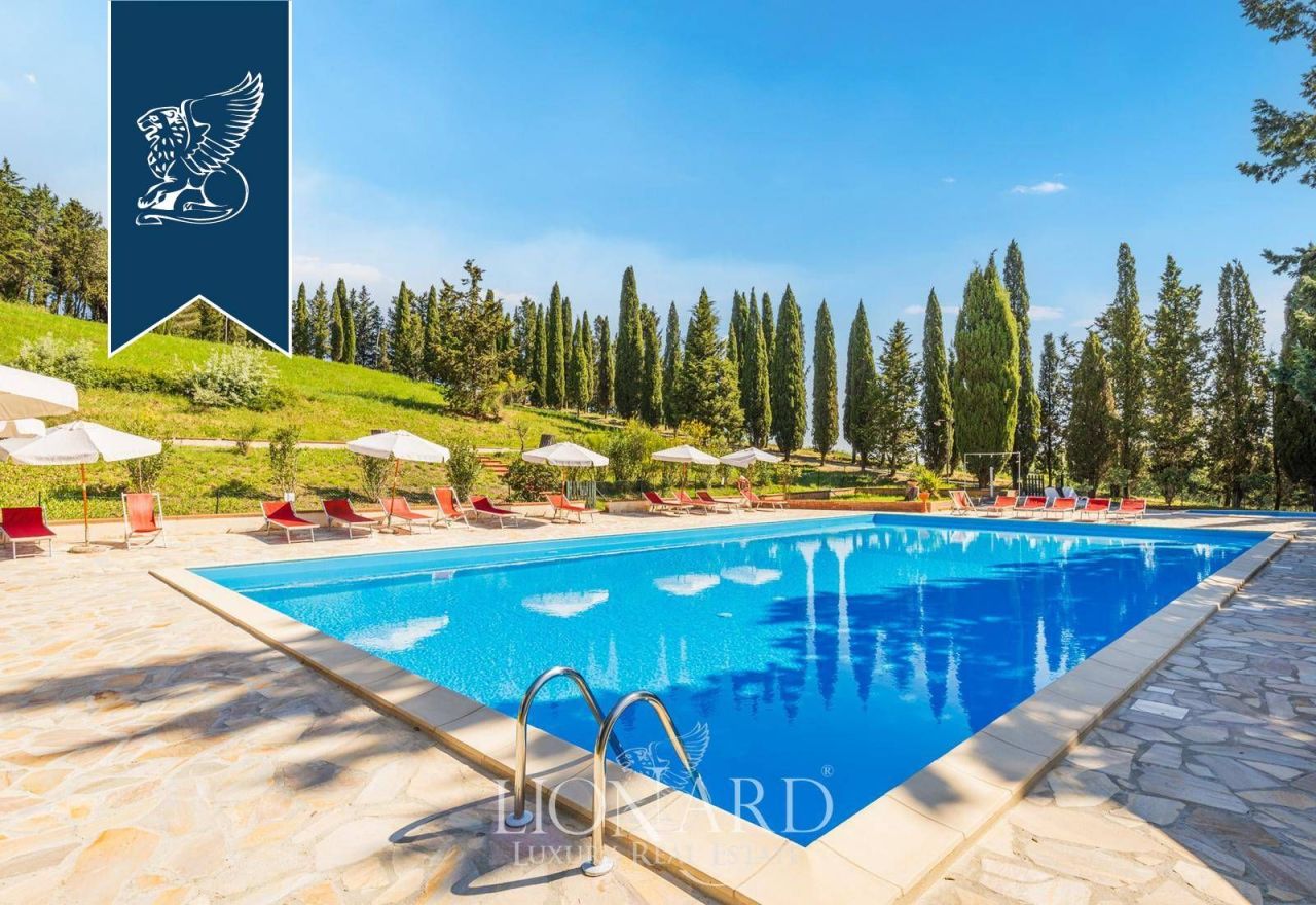 Ферма во Флоренции, Италия, 2 100 м² - фото 7