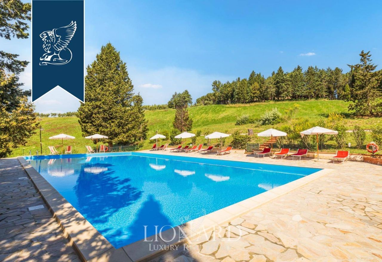 Ферма во Флоренции, Италия, 2 100 м² - фото 8