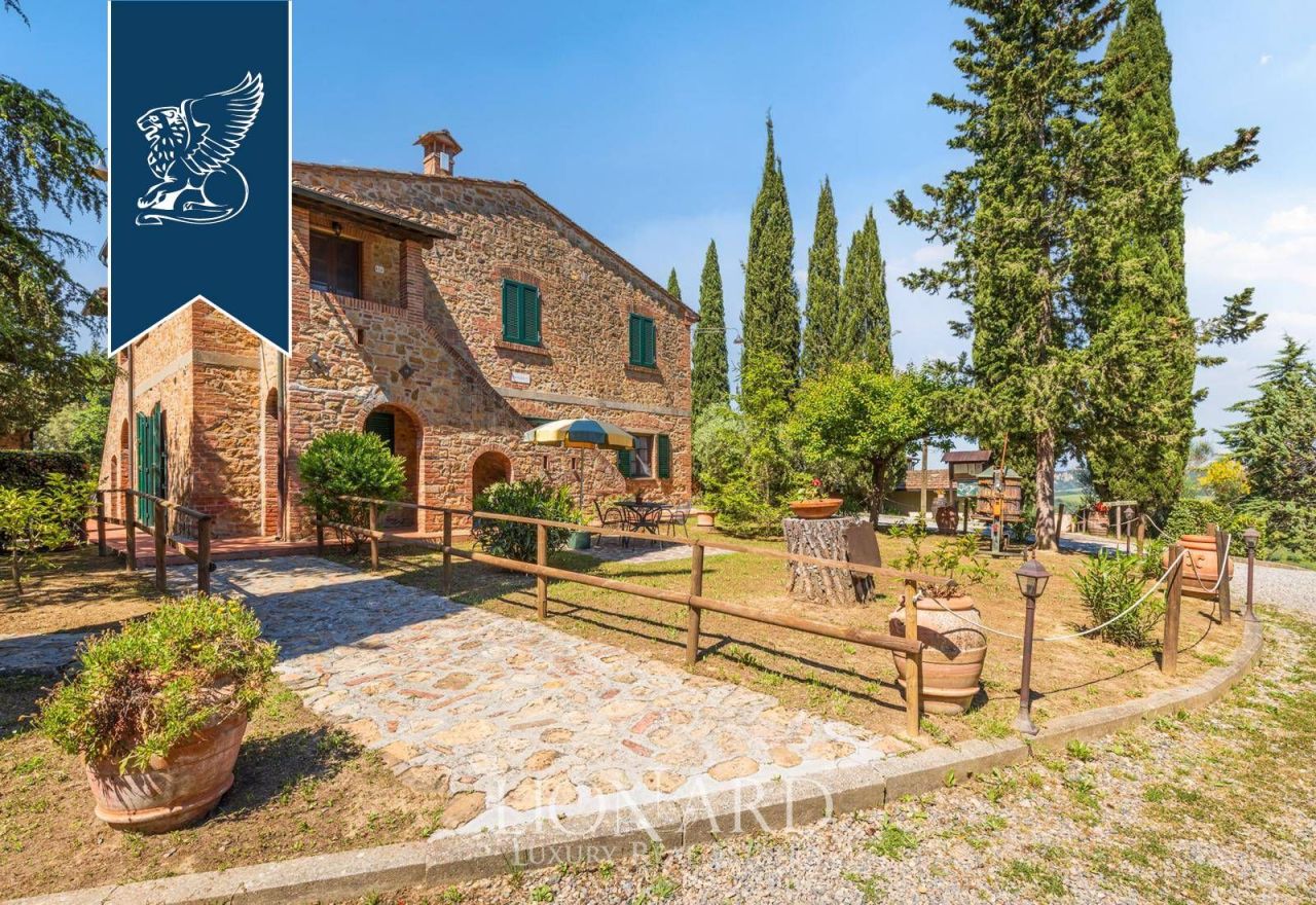 Ферма во Флоренции, Италия, 2 100 м² - фото 12