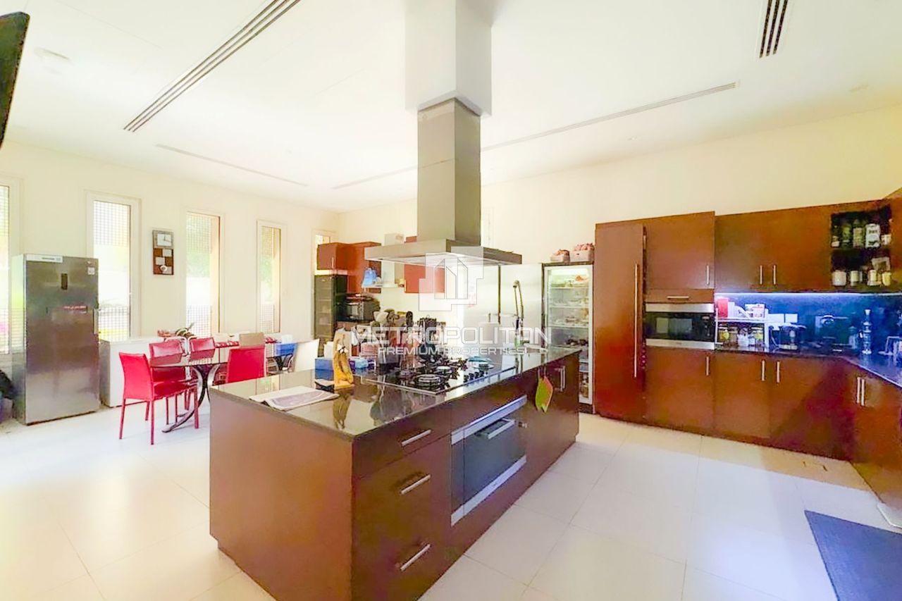 Вилла в Дубае, ОАЭ, 1 164 м² - фото 4