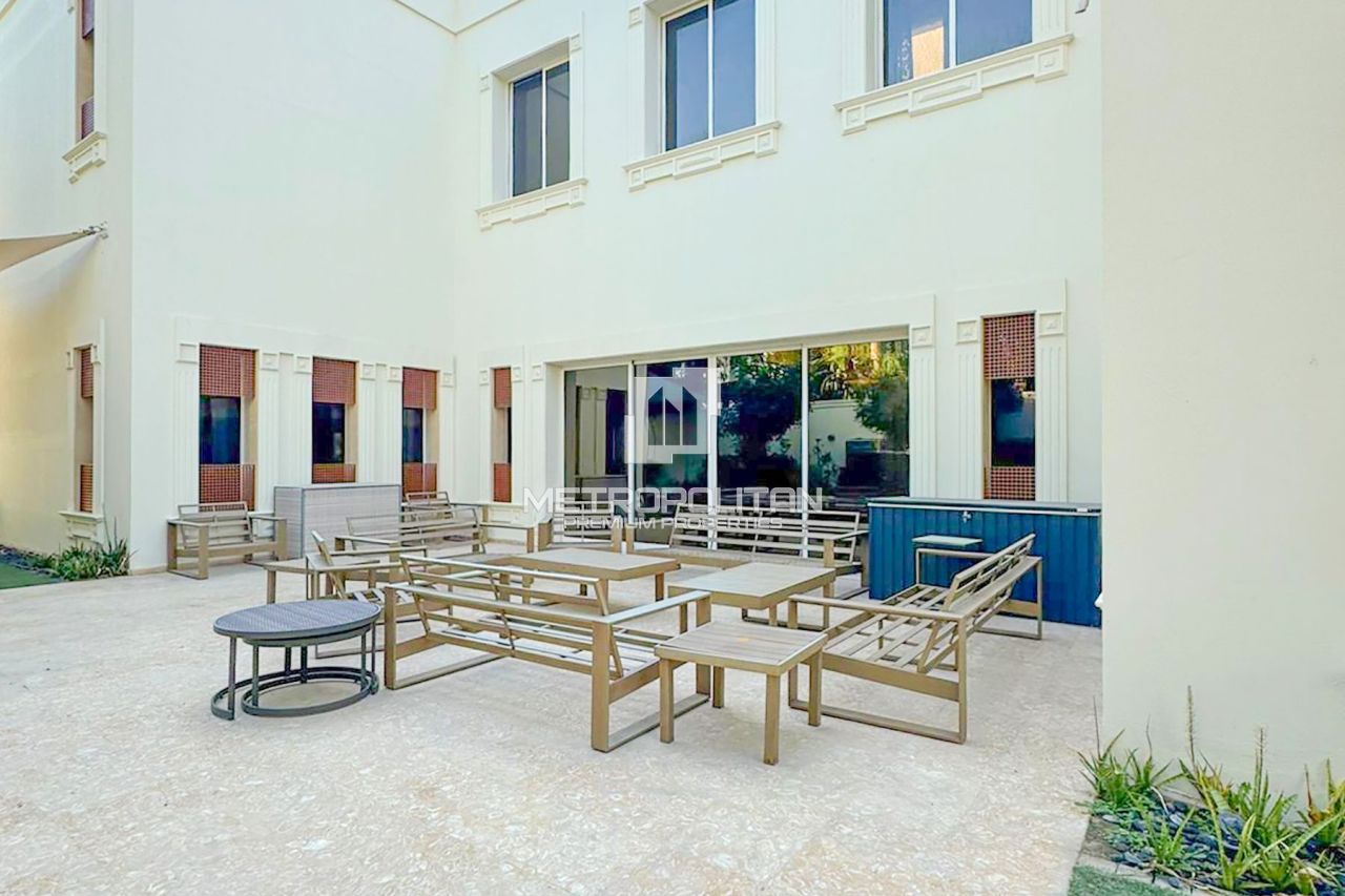 Вилла в Дубае, ОАЭ, 1 164 м² - фото 5