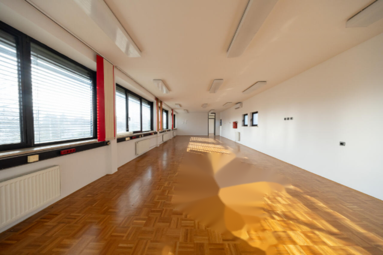 Офис в Любляне, Словения, 1 098 м² - фото 5