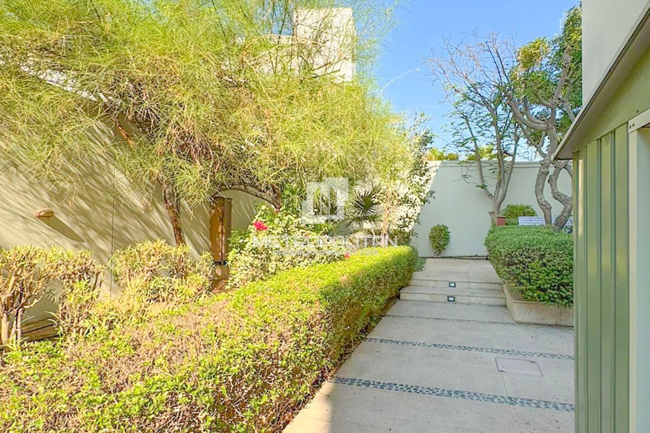 Вилла в Дубае, ОАЭ, 1 164 м² - фото 13