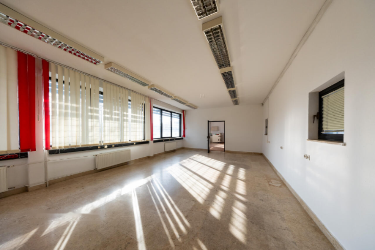 Офис в Любляне, Словения, 1 098 м² - фото 16