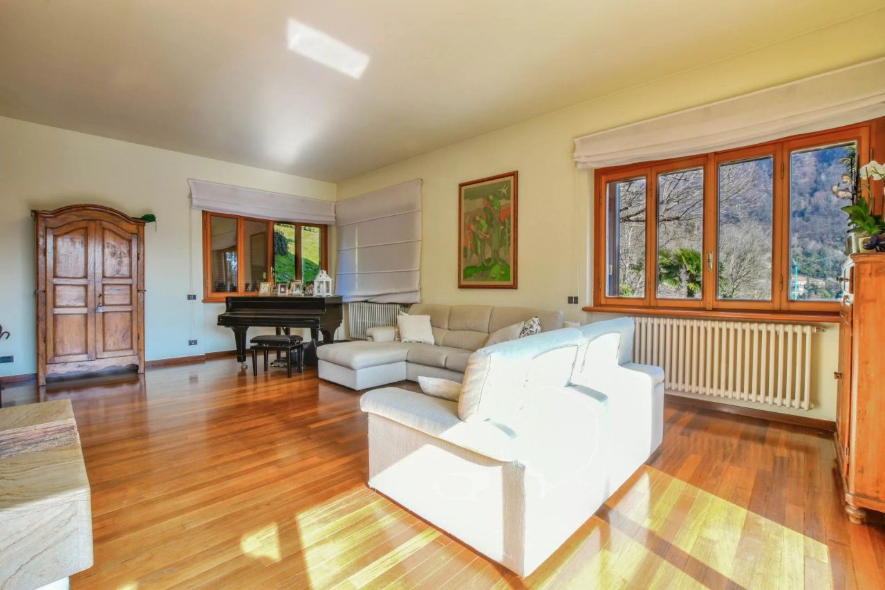 Вилла в Лавено-Момбелло, Италия, 358 м² - фото 7