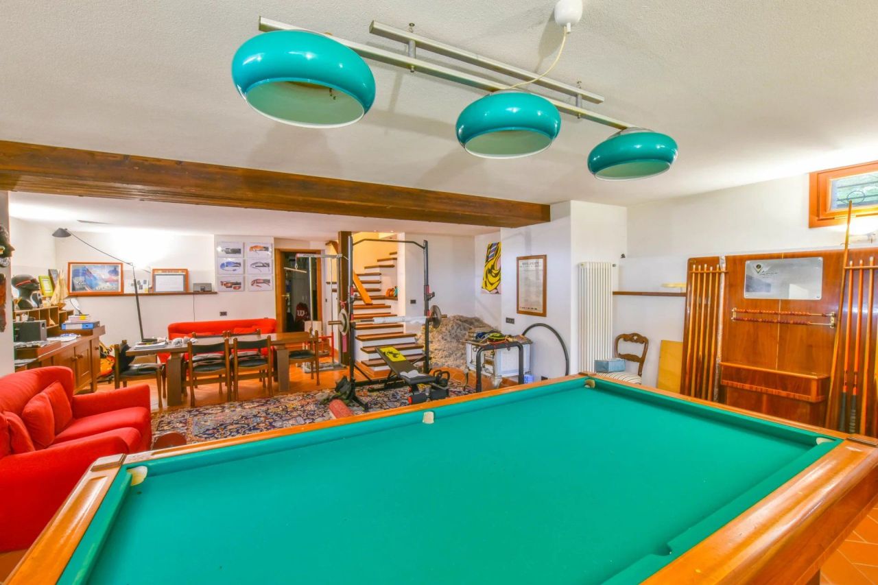 Вилла в Лавено-Момбелло, Италия, 358 м² - фото 15