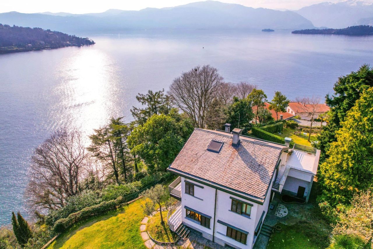 Вилла в Лавено-Момбелло, Италия, 358 м² - фото 2