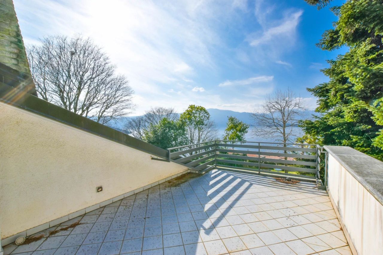 Вилла в Лавено-Момбелло, Италия, 358 м² - фото 14