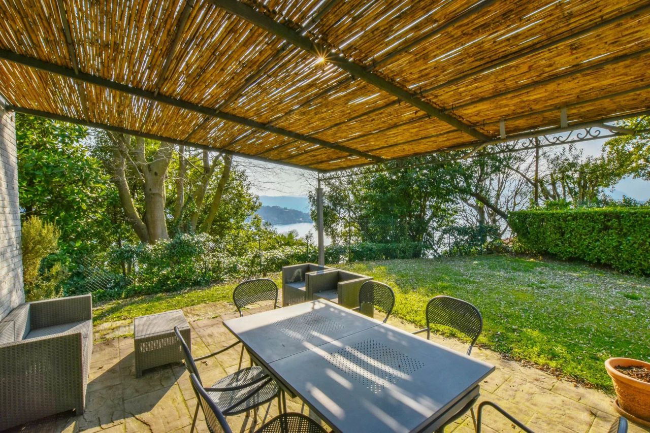 Вилла в Лавено-Момбелло, Италия, 358 м² - фото 16