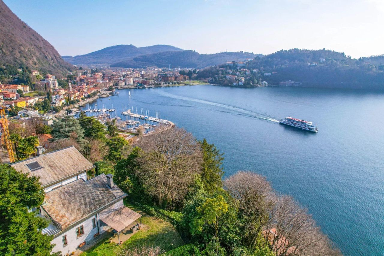 Вилла в Лавено-Момбелло, Италия, 358 м² - фото 3