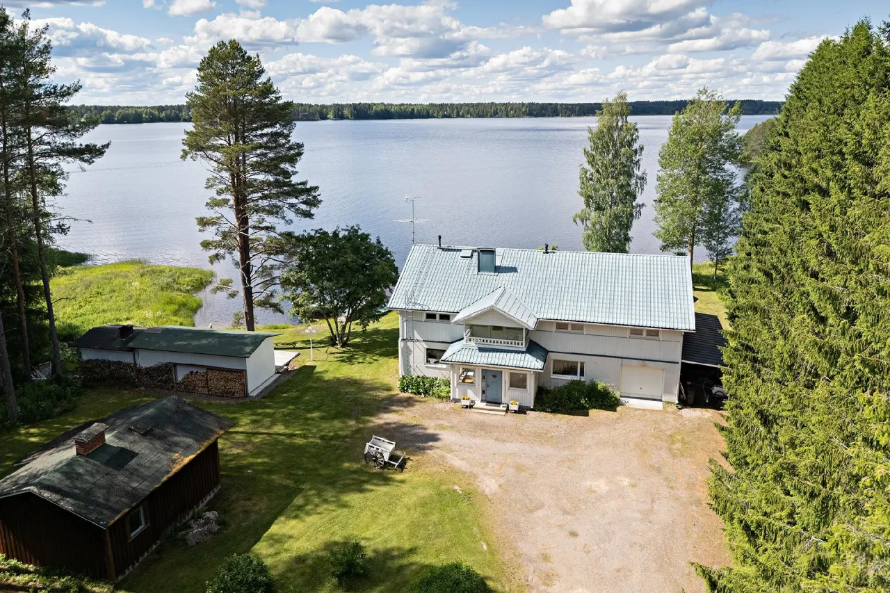 Дом в Каяани, Финляндия, 232.5 м² - фото 1